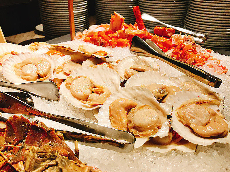 泰国曼谷酒店的各种海鲜自助餐。