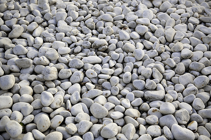 白色石头自然
