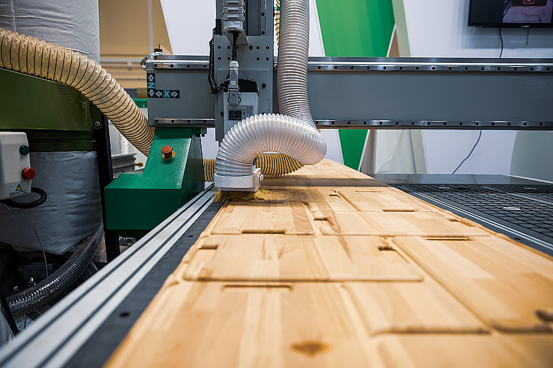 数控木工木材加工机，是现代技术的行业。