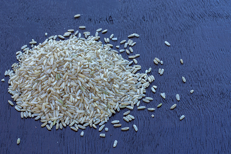 木质表面的有机糙米