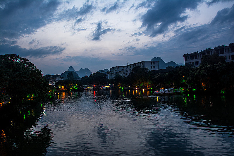 桂林河之夜