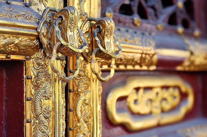 普宁寺门面装饰，俗称大佛寺，是中国河北承德的一座佛寺建筑群。