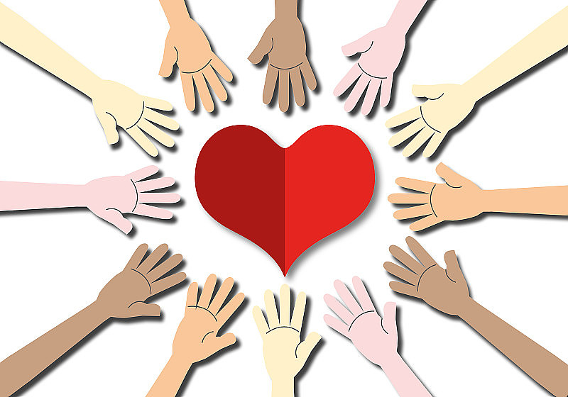20、群体中的人团结多样，团结伙伴如心牵手在群体中。