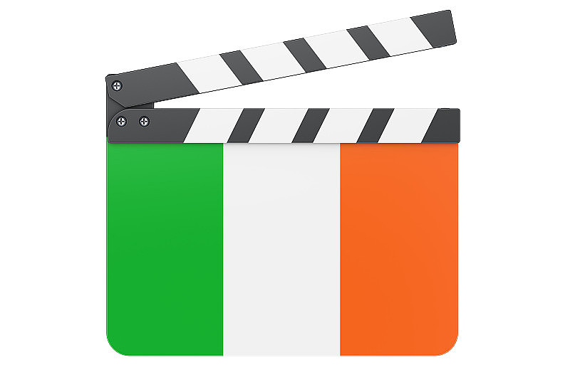 电影拍板与爱尔兰国旗，电影产业的概念。三维渲染