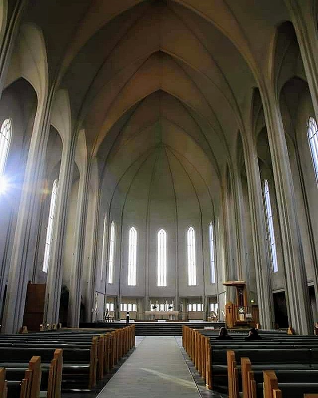 Hallgrímskirkja Church (Hallgrímur Church)的内部是位于冰岛首都雷克雅未克的路德会仪式教堂
