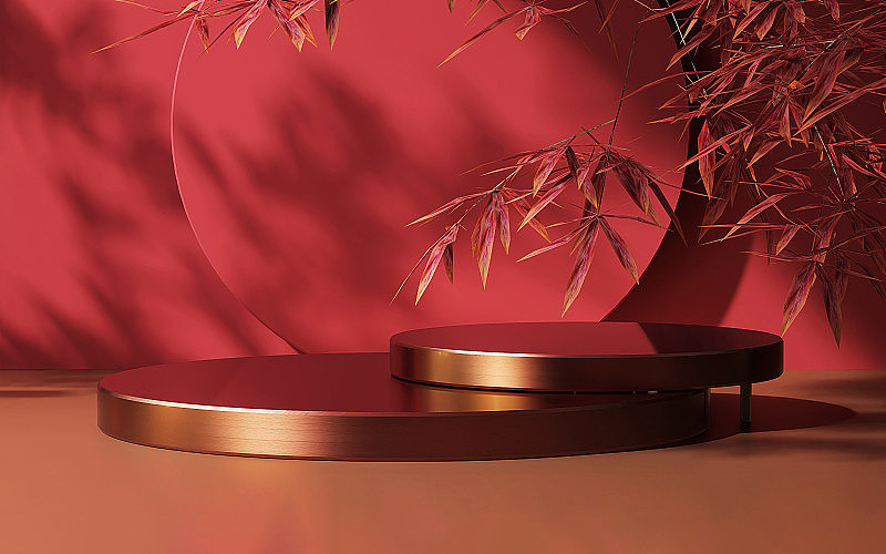 在斑驳的阳光下，两层闪亮的钢金圆形讲台在棕色的桌子柜台上，竹叶阴影在哑光的栗红墙壁背景上