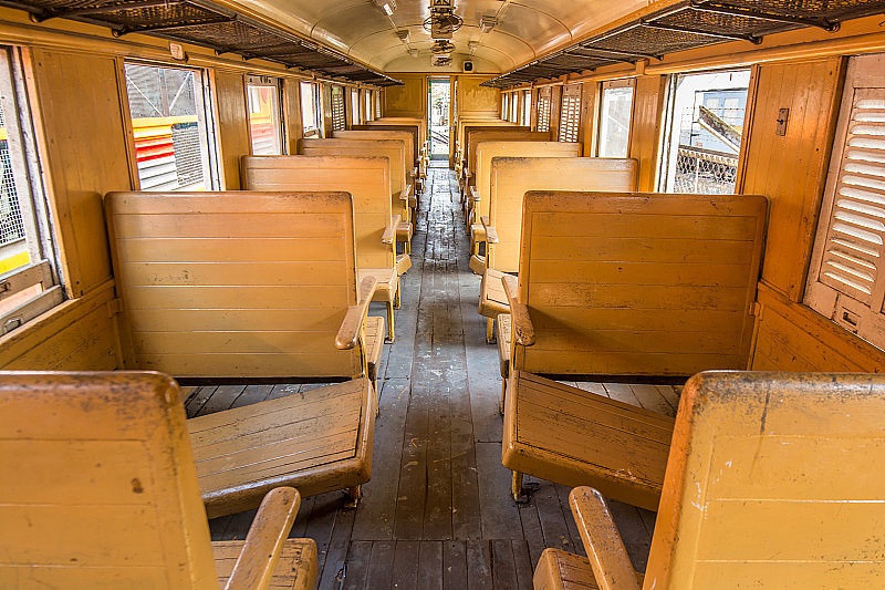 老式火车的座位