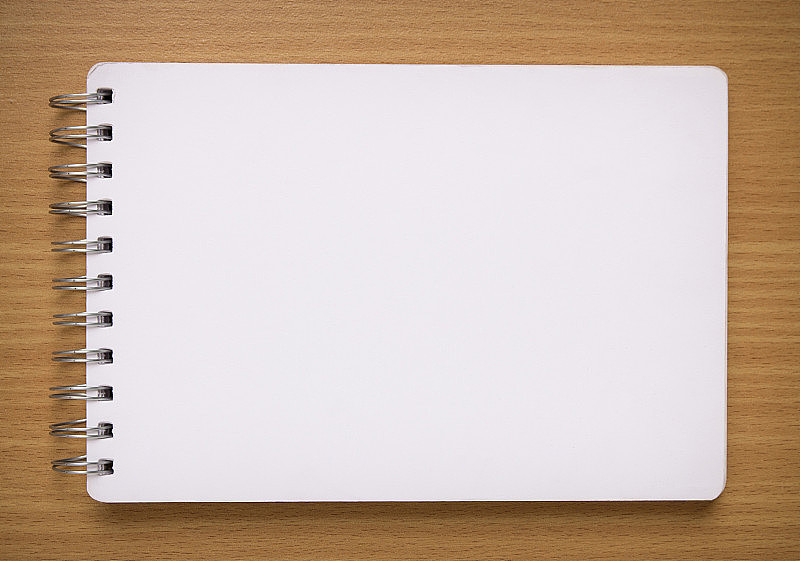 空白白色螺旋笔记本