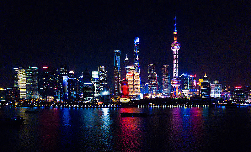 夜上海的天际线