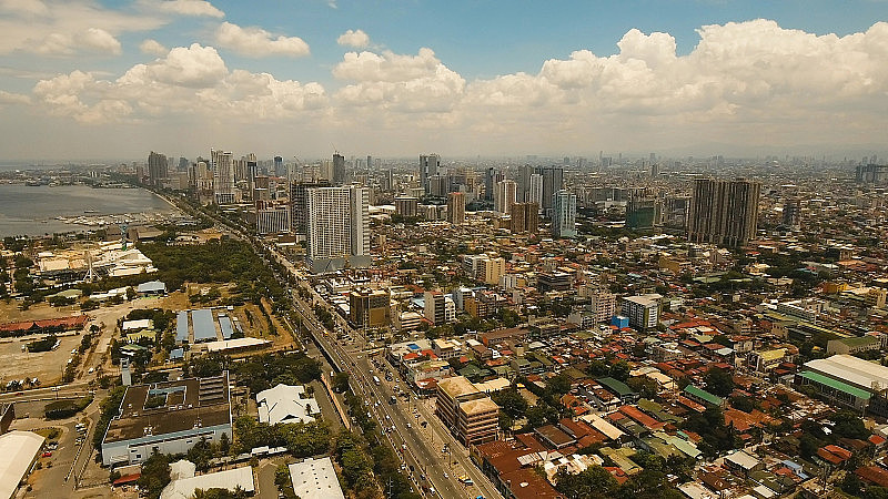 有摩天大楼和建筑物的空中城市。菲律宾,马尼拉马卡迪