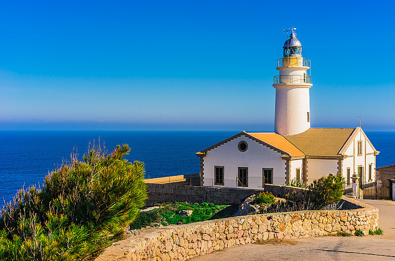 西班牙地中海马略卡岛上的灯塔灯塔