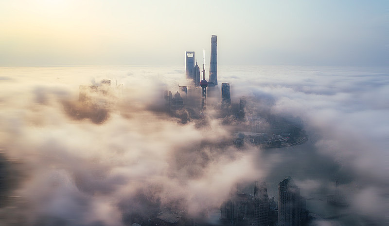 上海云端上的摩天大楼