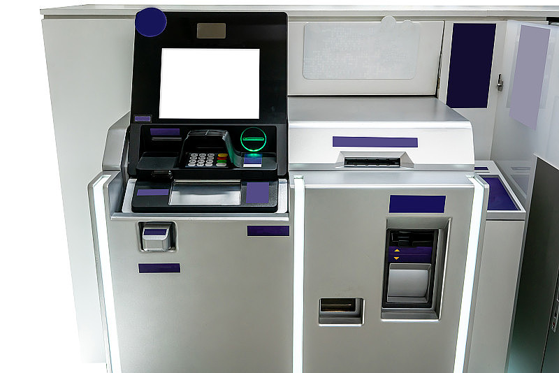 紫色和银色的自动取款机。车站自动化机器。
