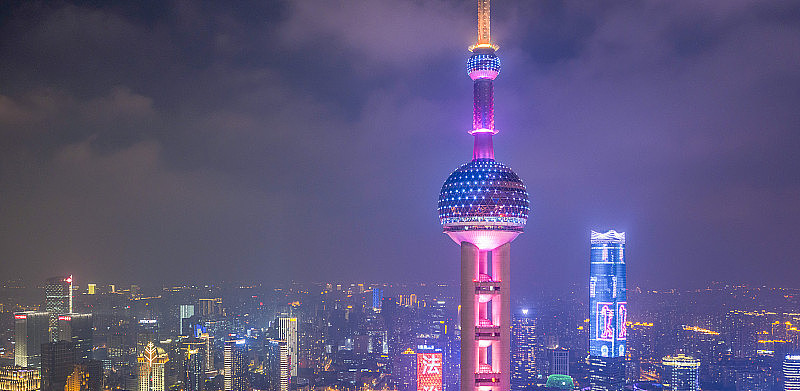 黄昏时上海的天际线