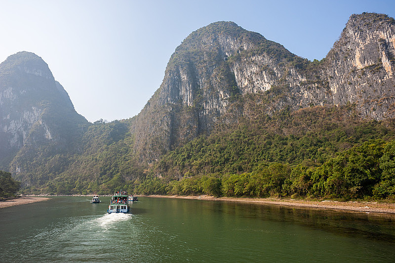 漓江游船与桂林喀斯特山地景观形成