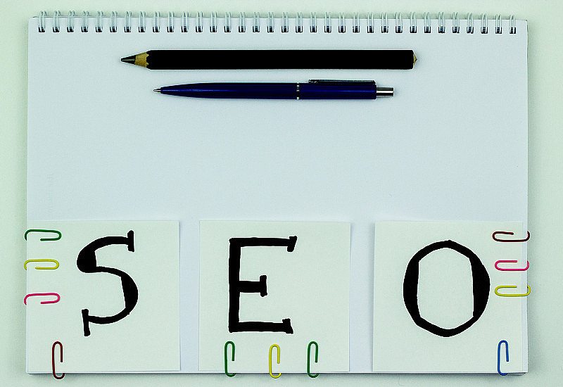 SEO，搜索引擎优化的概念，排名，促进网站流量的想法。