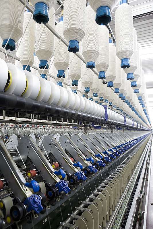 拥有流水线生产线的纺织厂