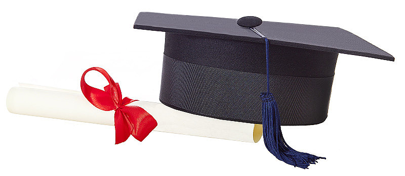 毕业证和羊皮纸证书隔离在白色背景上