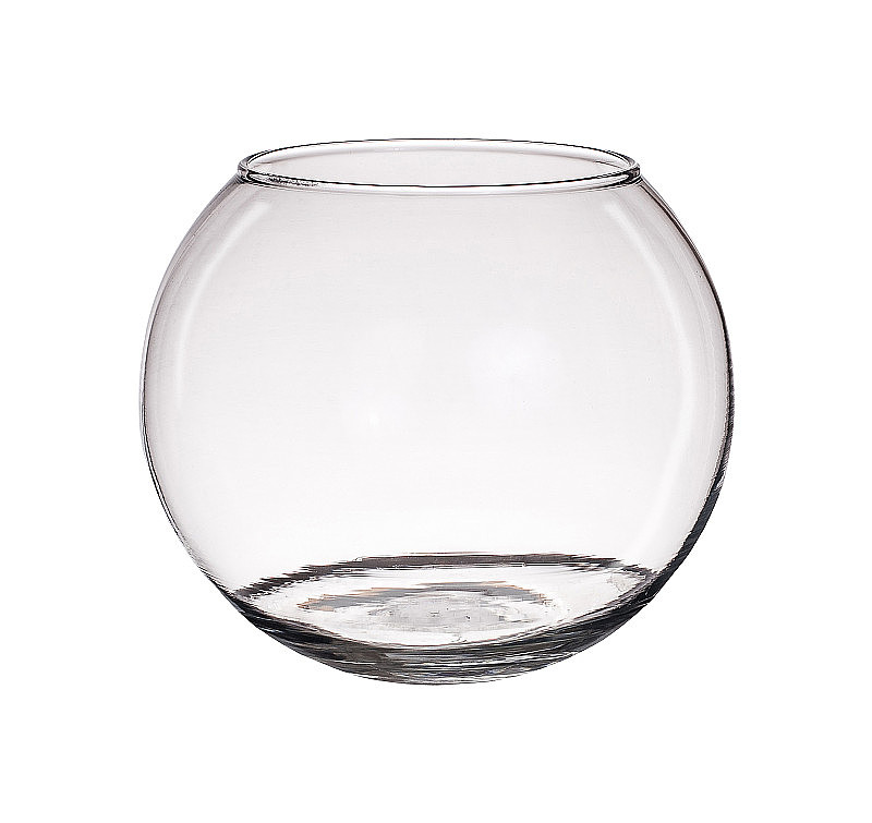 透明的玻璃花瓶孤立在白色背景上
